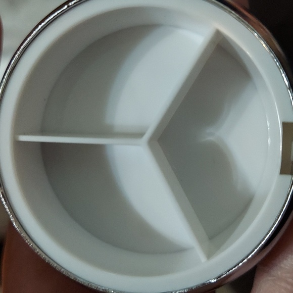 NIP Tree of Life Pill Box - Picture 2 of 3